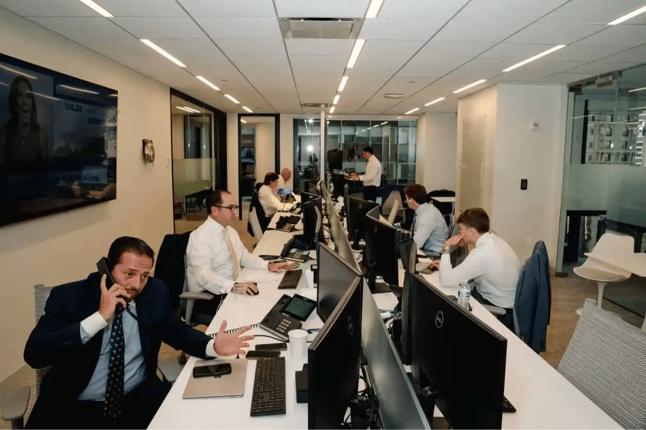 花75万美元成总统邻居，两个中年人的特朗普大厦致富计划