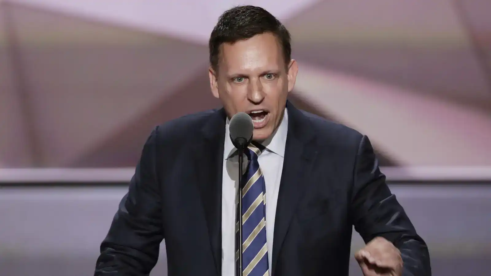 硅谷向右转:彼得·蒂尔、a16z以及加密货币的政治野望